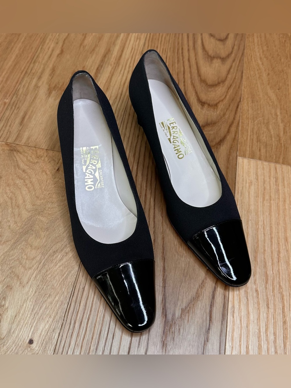 Salvatore Ferragamo Black Fabric And Patent Leather Toe Caps Size 9B EUC